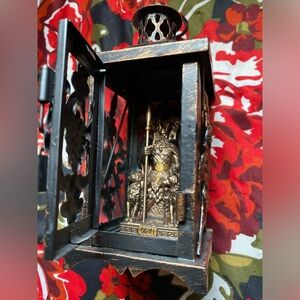NWT Norse God “Odin” with ravens & wolves in a shrine wonderful detailed Statue!